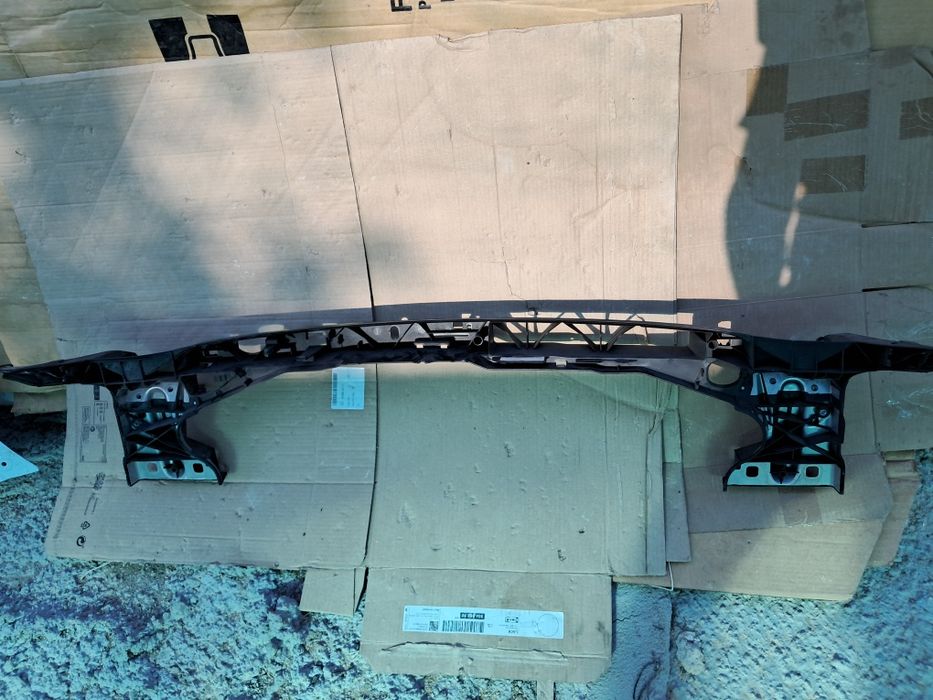 Очиларка преден панел Audi A4 B9