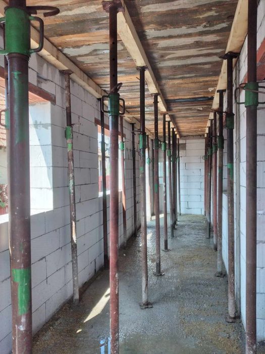 Sc inchiriaza popi metalici.schela metalica..panouri doka