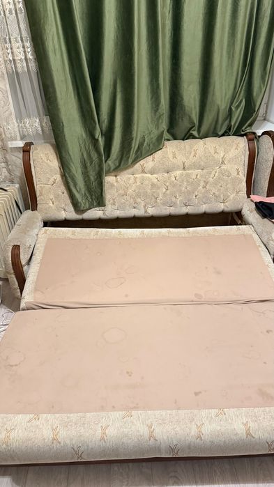 Отдам даром диваны шкаф