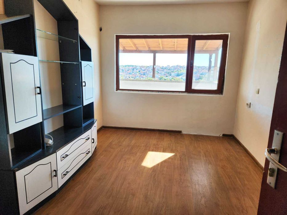 Дава се под наем Двустаен апартамент в Хасково, Любен Каравелов - 72 кв.м за 67000 € - Снимка #1