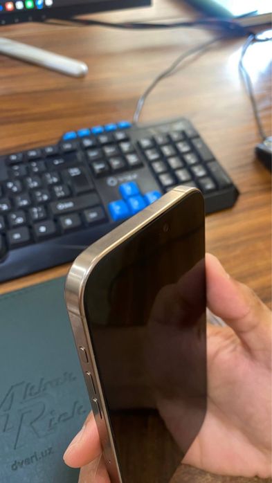 Iphone 16 Pro Max desert