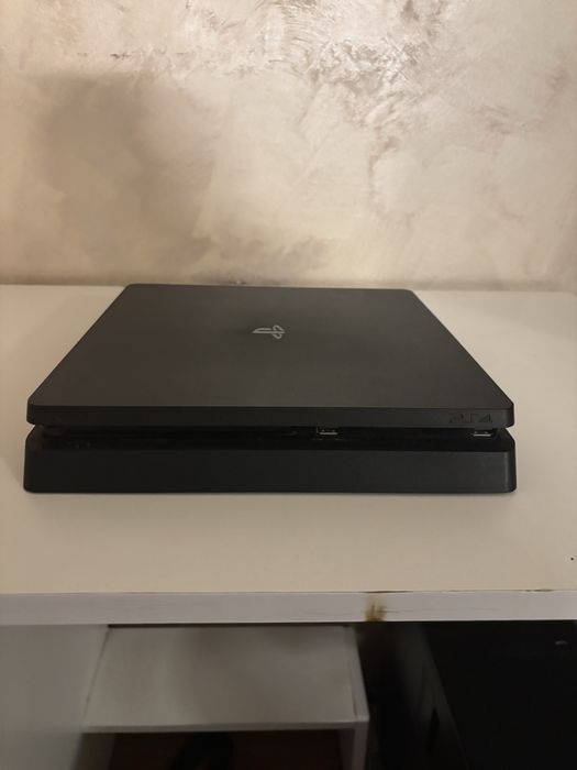 PlayStation 4 slim