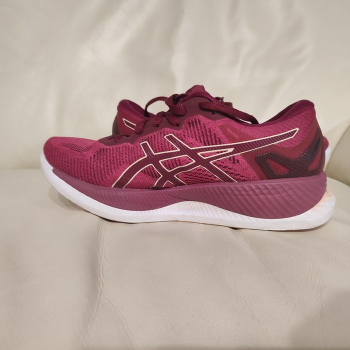 Asics Nr 39 GlideRide Nike brooks