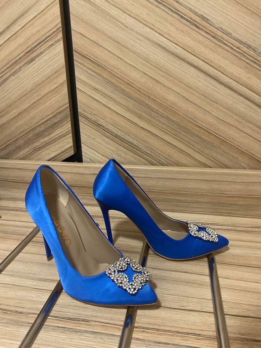 Продадени Елегантни сатенени токчета 37 номер