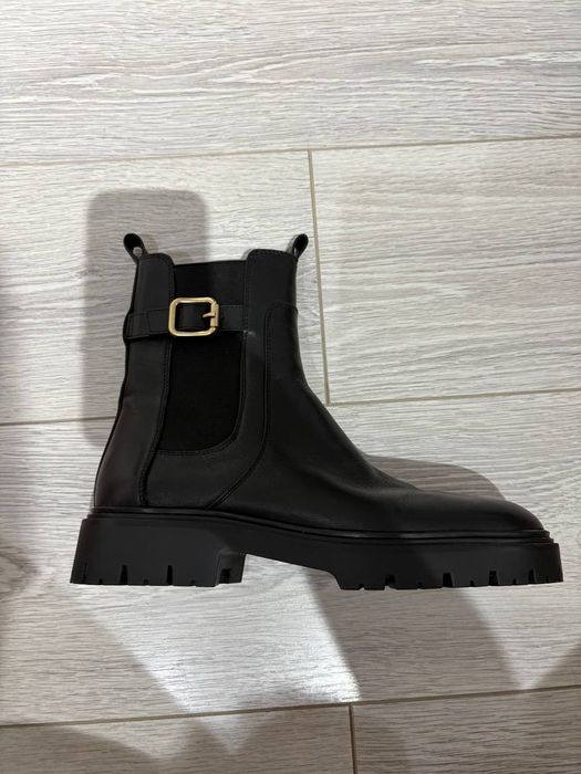 Продам ботинки ZARA .