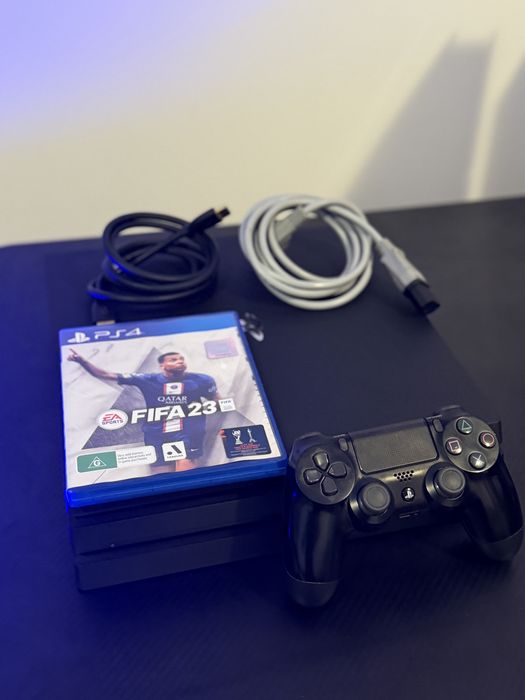 Play Station 4 Pro in stare perfecta plus fifa 23