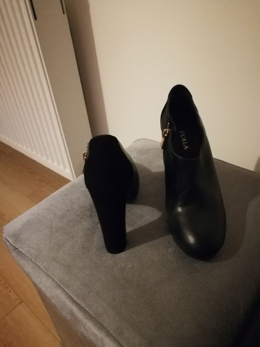 ghetute FURLA piele veritabila