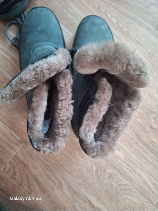 Продам ботинки зимние