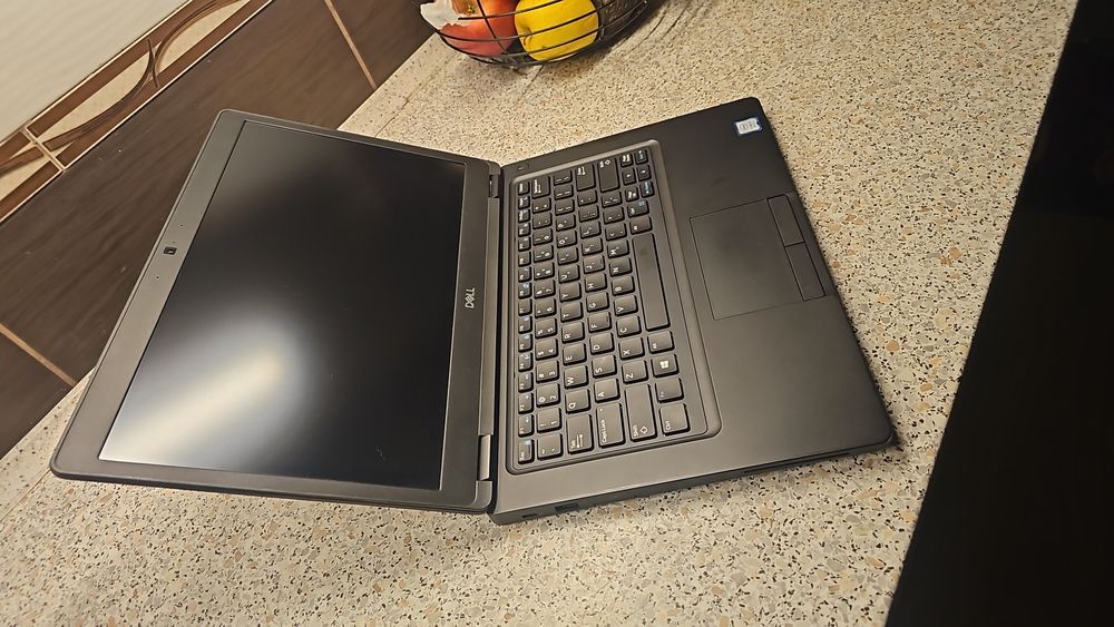 Okazie Dell Pro i5 ,  8Gb RAM. SSD 256gb, 14inch FHD, baterie 3