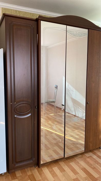 Продам Шифоньер.