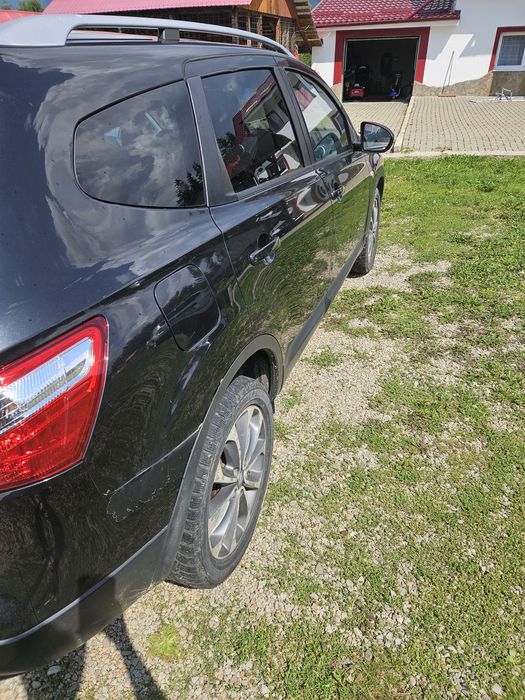 Vând Nissan Qasqai+2