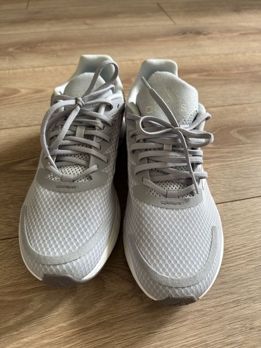 Чисто нови маратонки Adidas 42 номер - дамски