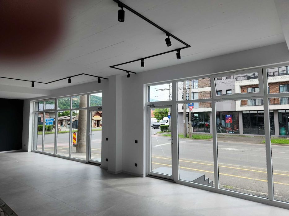 Spatiu comercial  580 +Tva