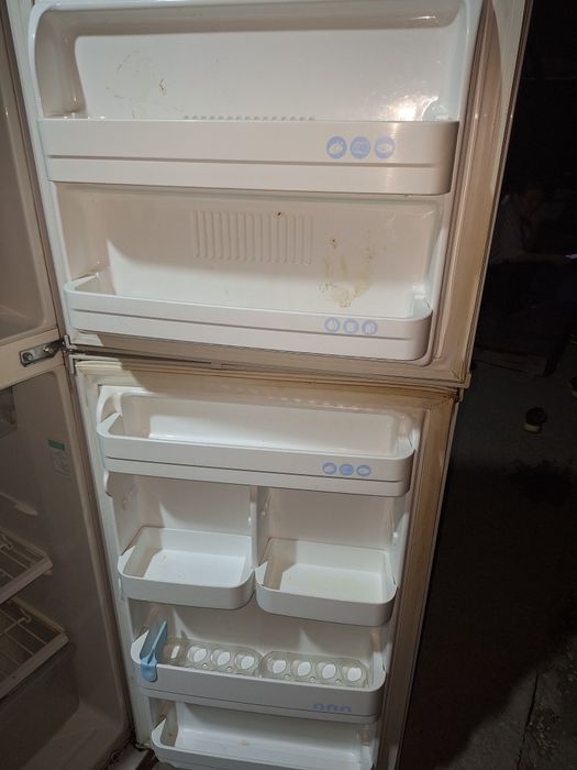 Холодиник сатам.