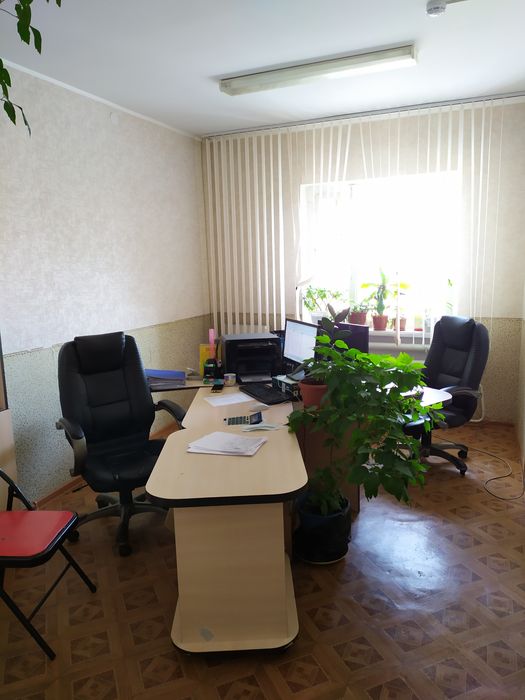 Продам ЧАСТЬ ЗДАНИЯ, в 3 этажа