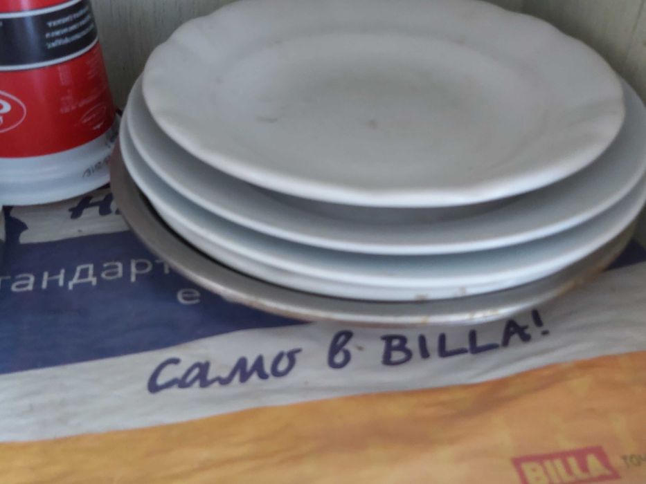 продавам обикновени порцеланови чинии