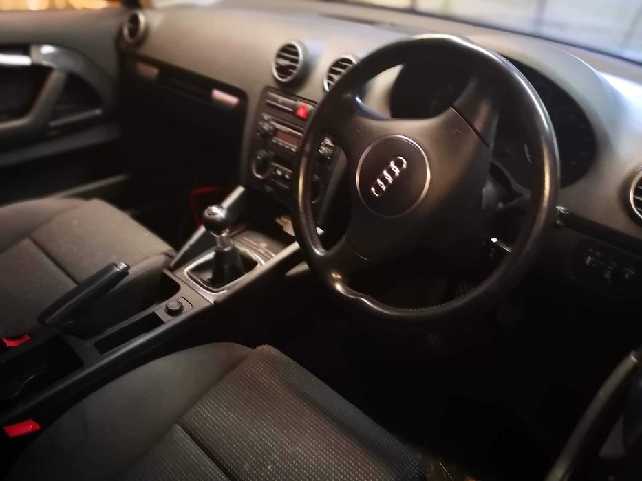 AUDI A3 1.9 TDI 2вр. 2004 НА ЧАСТИ десен волан