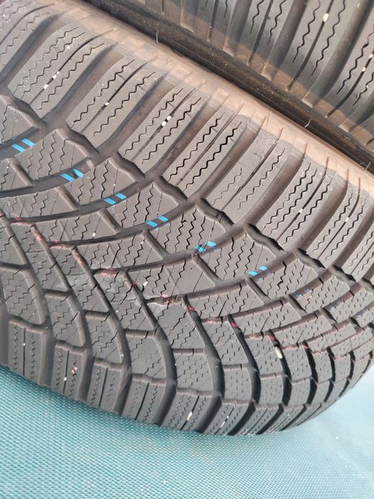 2 бр зимни 225/50/18 Bridgestone
