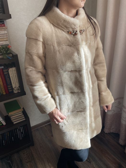 Продам норковую шубу