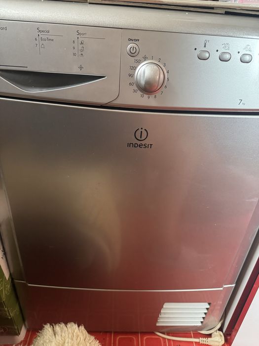 Indesit сушилня малина