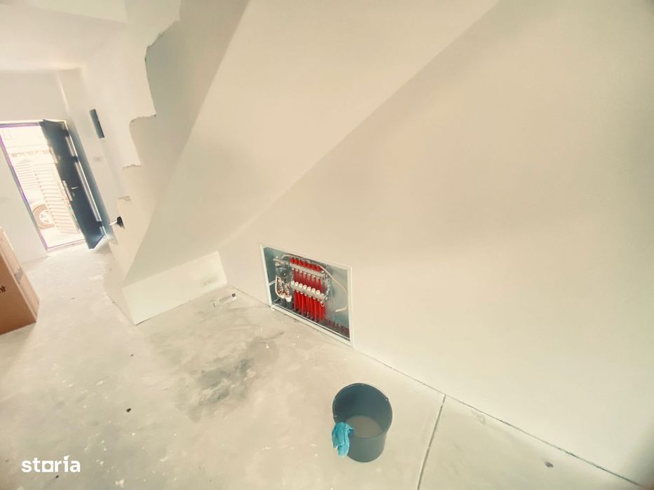 Duplex cu 4 camere si mansarda. Curte 250 mp. Comision 0