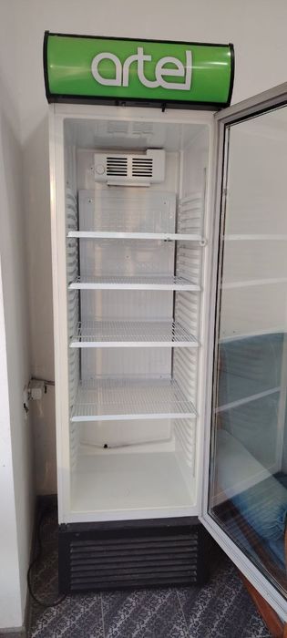 Холодильник сотилади