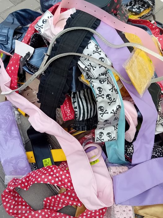 Curele dama. Noi. 200 lei pentru 100 curele