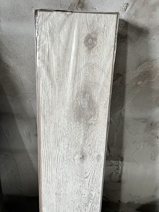 Продам две пачки ламината