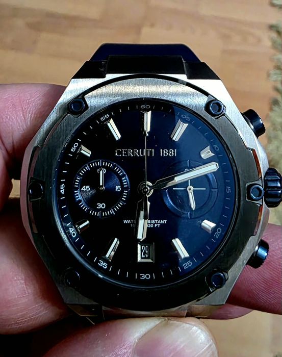 Продам наручные часы Cerruti