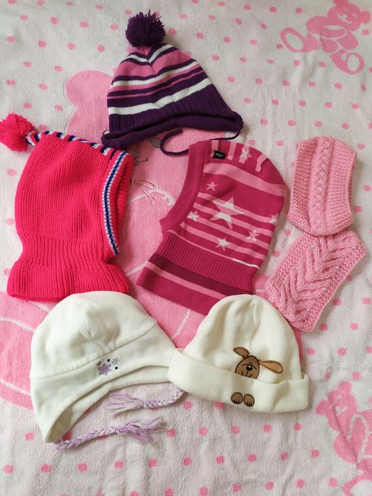 Шапочки для девочки. Вещи фирменные.