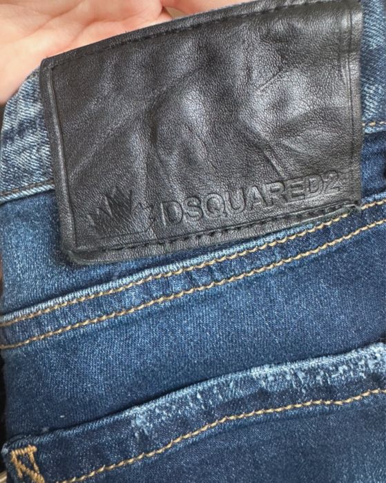 Blugi DSQUARED2, niciodata purtati