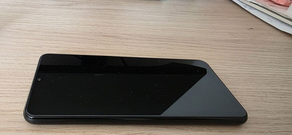 Samsung Galaxy A13 5G – много запазен + бонус кейс