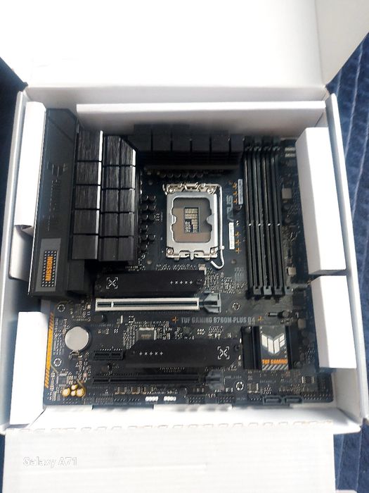 Материнская плата