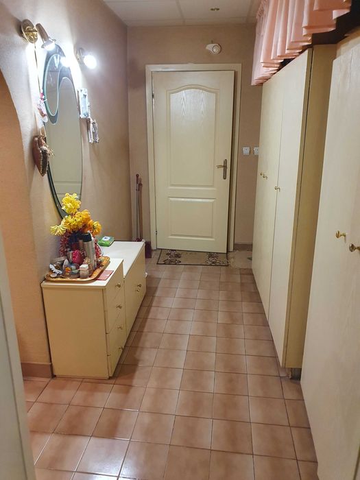 2ст+кухня,монолит,75 кв.м.,ет.4,ПВЦ дограма,много добър,Абаята