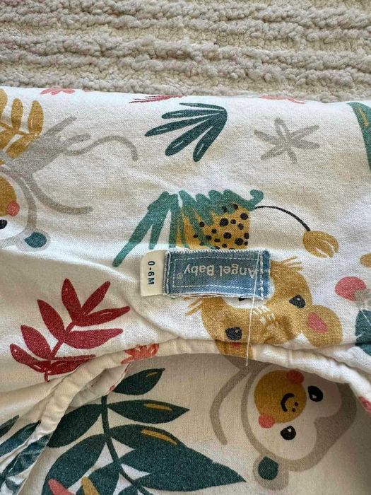 Детски дрехи на различни марки и различни размери