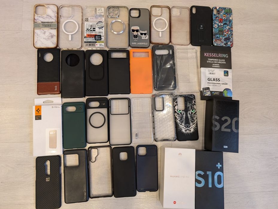 Huse și cutii cu accesorii originale