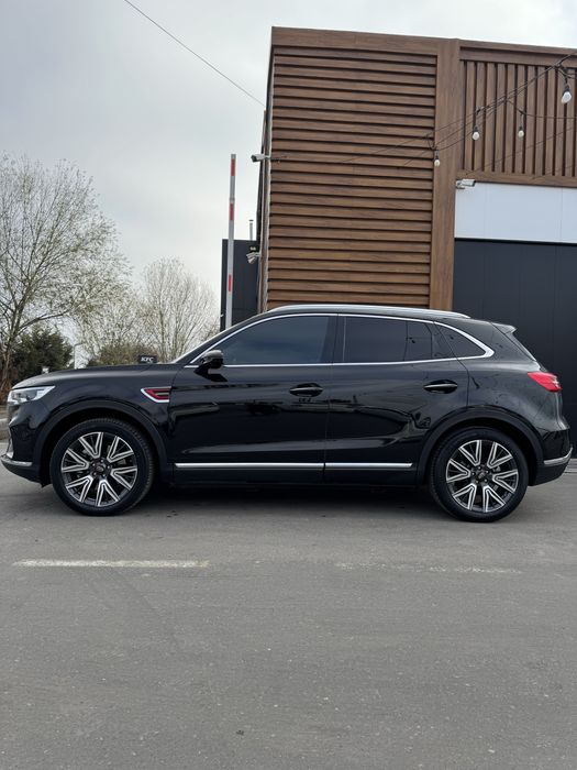 Honghi HS5 Holati yangidek