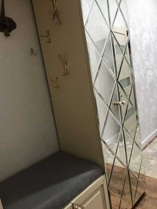 Продам прихожий шкаф