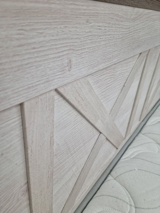 Продаю двуспальную кровать