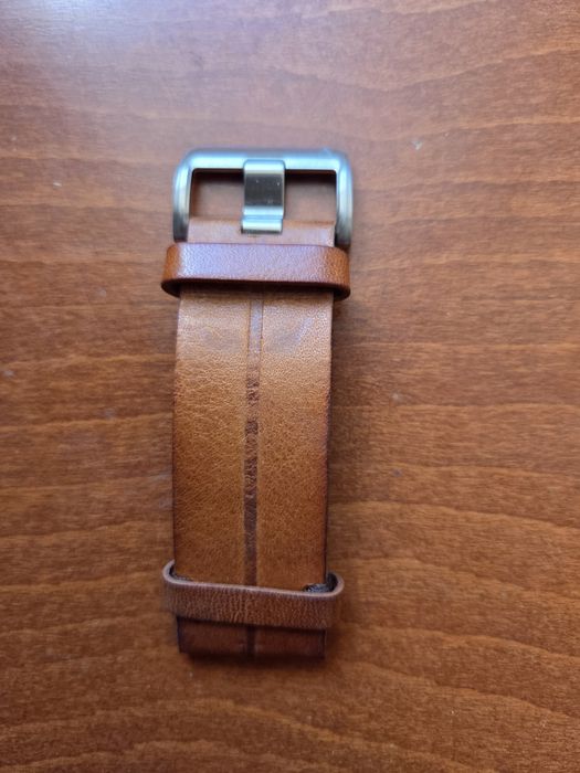 Garmin Fenix 8 51mm AMOLED Sapphire Bare Titanium Black с Chestnut кож