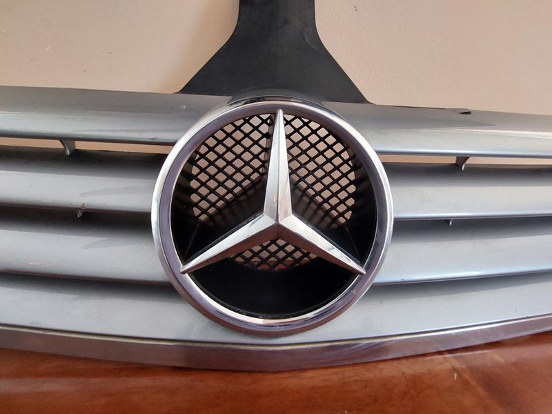 Предна решетка Мерцедес Ц класа КУПЕ преди фейс