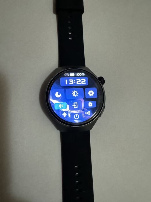 Смарт часовник чисто нов…..