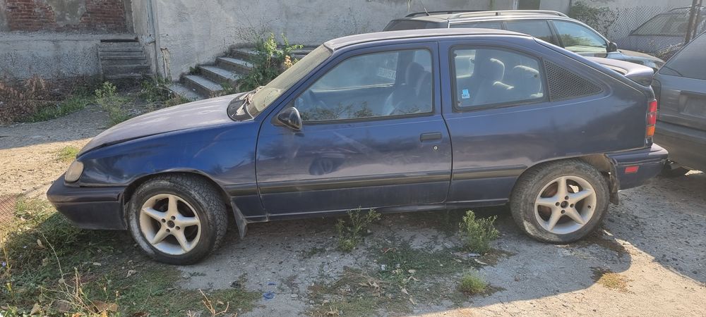 Daewoo (опел кадет) 1.6