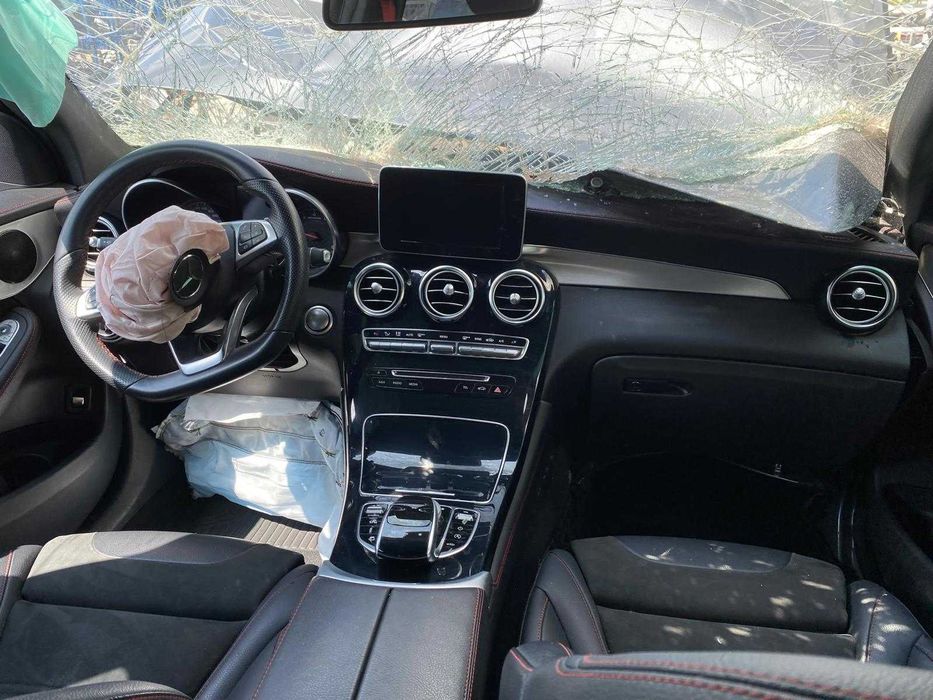 Dezmembrez mercedes glc 43 AMG cod 276.823 /far ils/bara amg/volan