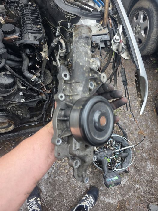 Водна помпа за Mercedes W203 2.7 177 коня