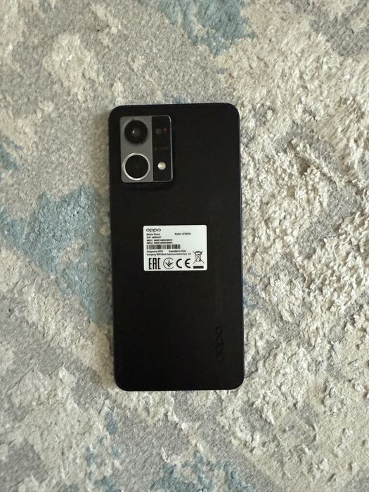 Продам смартфон в идеальном состояние Oppo reno7