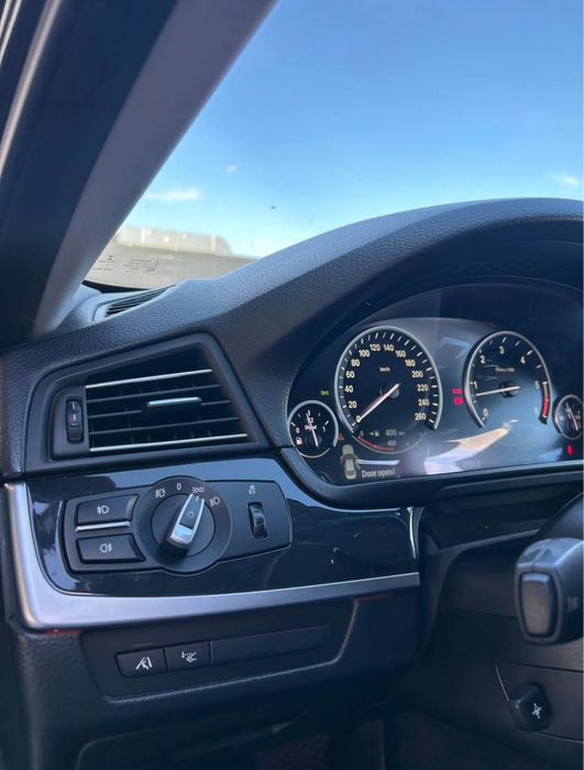 BMW Seria 5 F10 530D