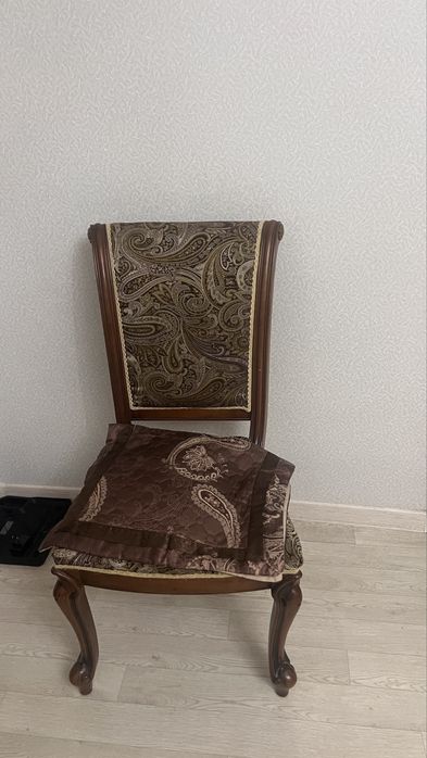 Продам диван и стулья