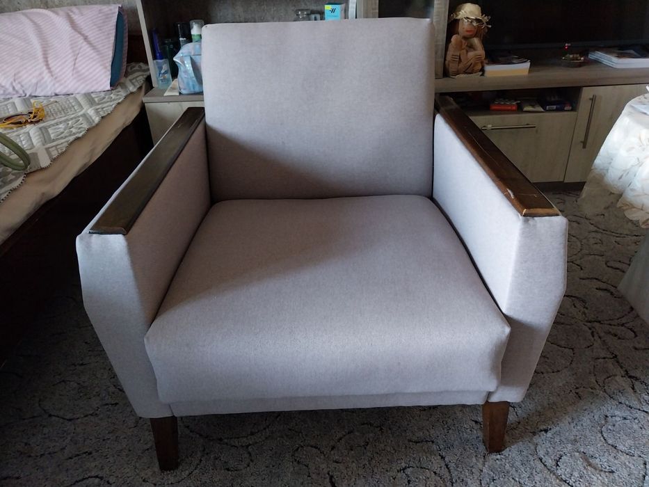 Диван и 2 фотьойла