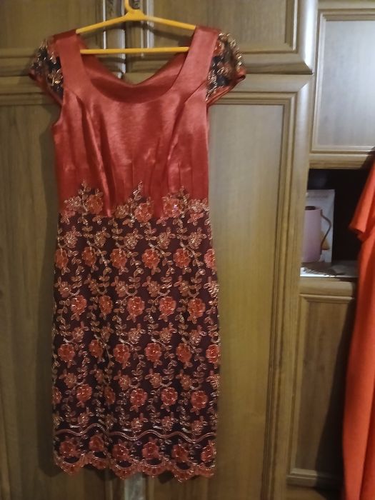 Платья разных размеров уточняйте все бренды